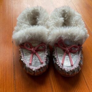 Kids Crewcuts Cream Fur-Lined slippers